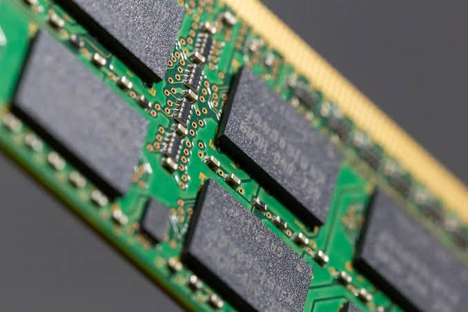 Precio RAM cae gracias a Google